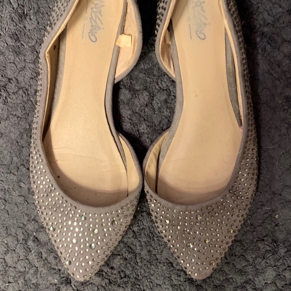 SPARKLY!!! Gray, Jeweled Pointed Ballet Flats.